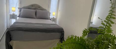 2 chambres, fer et planche à repasser, Wi-Fi, draps fournis