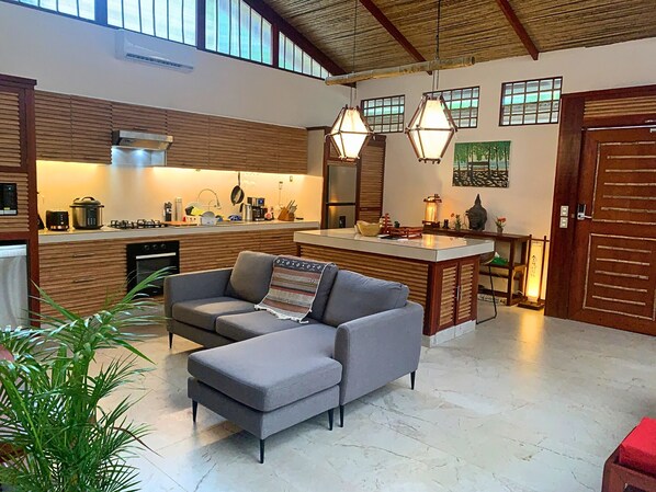 Villa, 3 habitaciones, con acceso para personas discapacitadas, alberca privada | Sala de estar