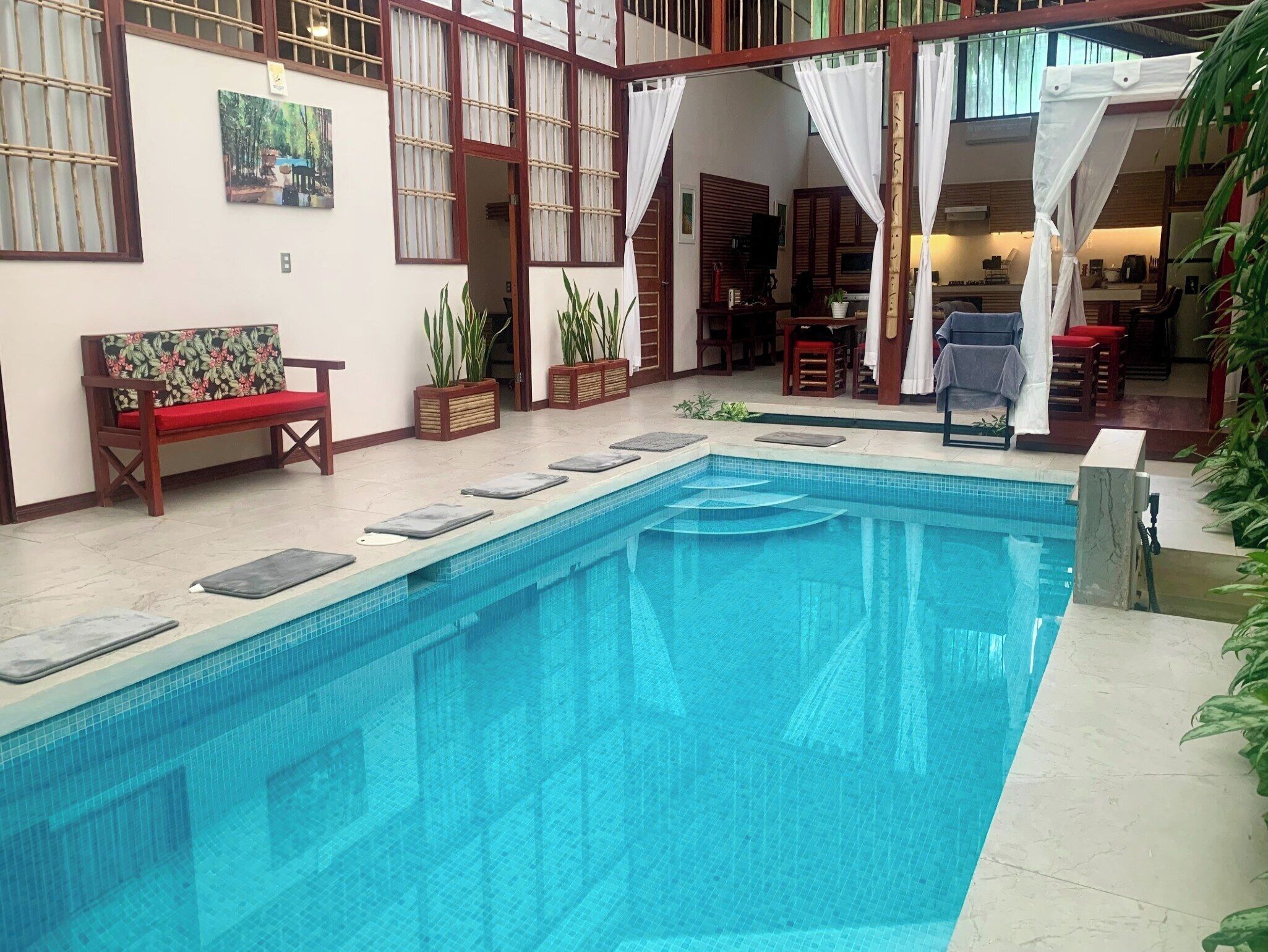 Hồ bơi trong nhà 