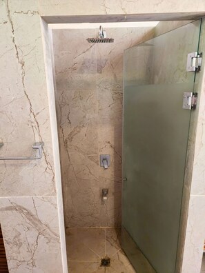 Villa, 3 Bedrooms, Private Pool, Garden View | Bathroom