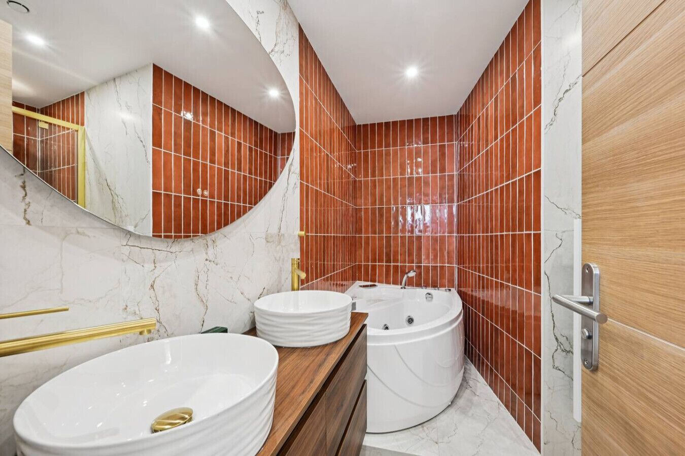 ヘアド  ライヤー、タオル