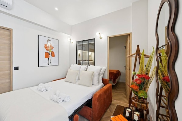 2 bedrooms, iron/ironing board, travel cot, free WiFi