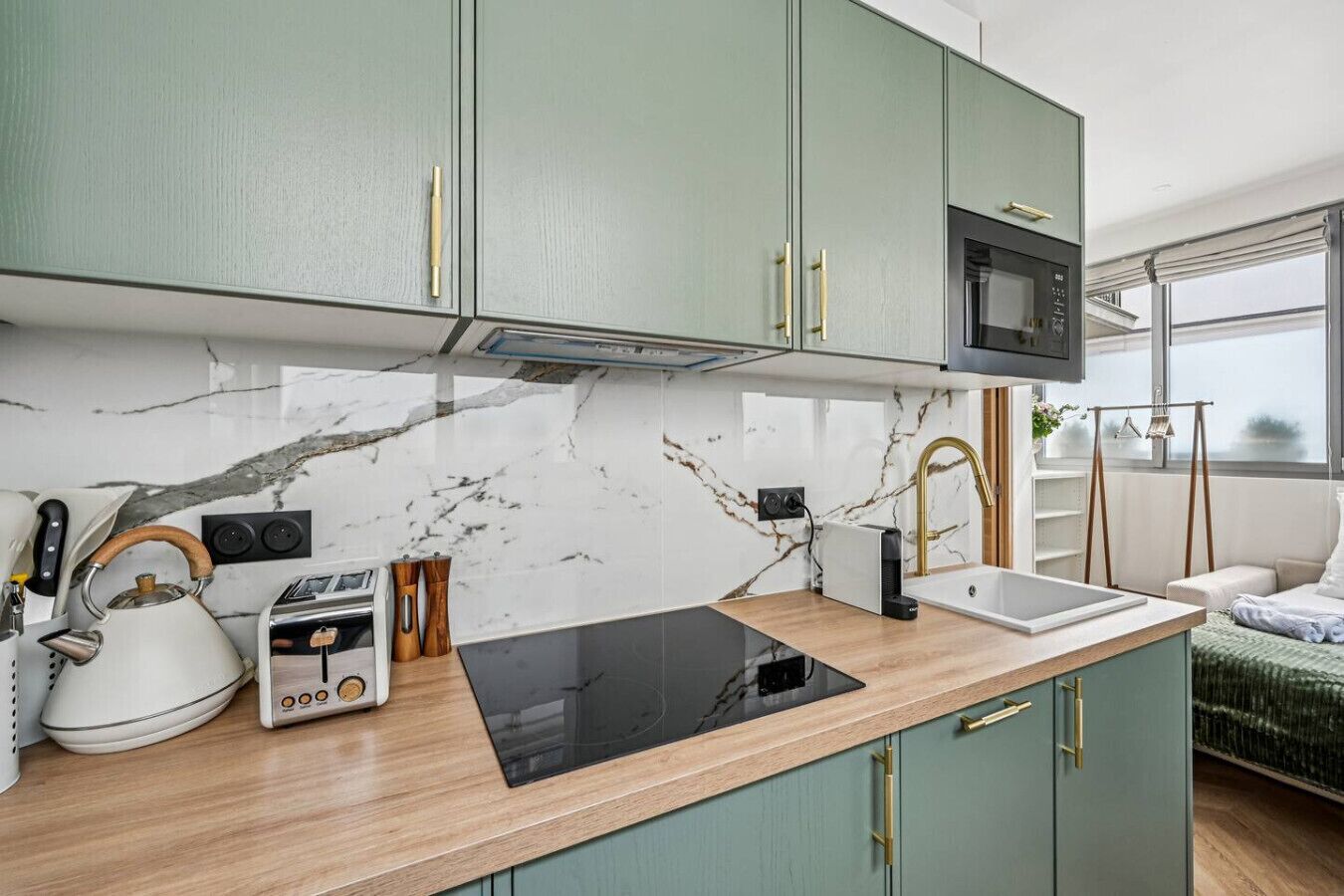 冷蔵庫、電子レンジ、コンロ、食器洗い機