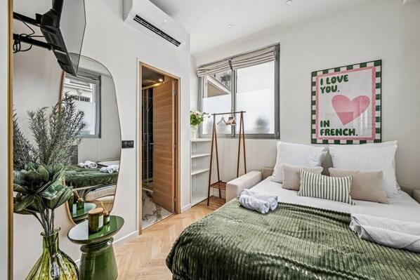 1 chambre, fer et planche à repasser, lit parapluie, Wi-Fi gratuit
