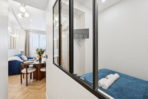 1 chambre, fer et planche à repasser, lit parapluie, Wi-Fi gratuit