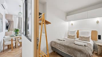 2 bedrooms, iron/ironing board, travel crib, free WiFi