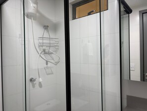 Basic Apartment | Bathroom | Shower, rainfall showerhead - Jardins Almare 305 (Joao Pessoa)