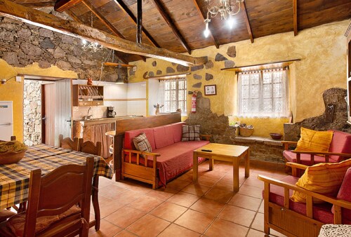 Authentic Canarian House in the Center o