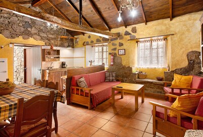 Authentic Canarian House in the Center o