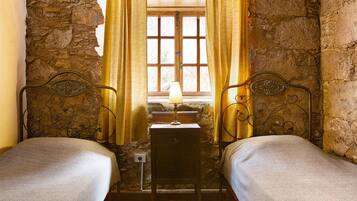 Loft, 2 Bedrooms, Smoking, Private Pool