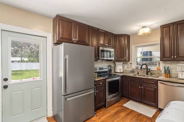 Microwave, oven, stovetop, dishwasher