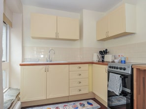 Cookware/dishes/utensils