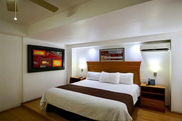 Iron/ironing board, Internet, bed sheets