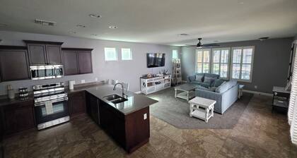 Pet-Friendly 3 bed Home w/ Pool Access, Game Room & Garage – Walk to Dining!