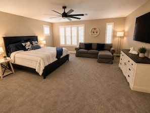 4 bedrooms, desk, travel crib, WiFi (free) - Pet-Friendly 4 bed Home w/ Pool Access, Patio & Garage – Walk to Dining! (Gilbert)