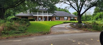Single Bedroom/Bath in lovely Nacogdoches with Personal AC