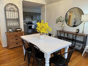 Dining - Spacious Home, Sleeps 8-10! Minutes to North Hills (Raleigh)