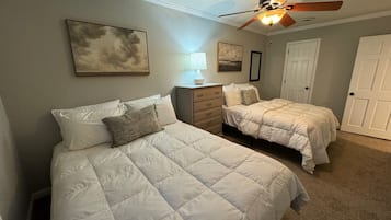 3 Schlafzimmer, Schreibtisch, Reisekinderbett, kostenloses WLAN