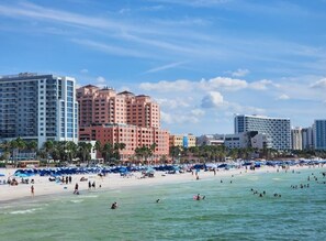 Liegestühle, Strandtücher