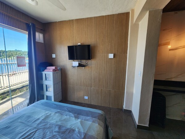 1 chambre, fer et planche à repasser, Wi-Fi, draps fournis