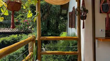 Comfort Chalet, Multiple Beds, Kitchen, Garden View | Lanai