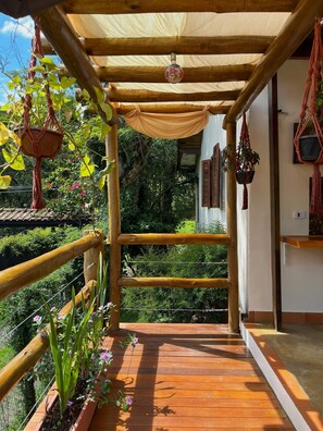 Comfort Chalet, Multiple Beds, Kitchen, Garden View | Lanai