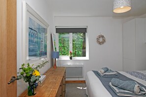 2 chambres, fer et planche à repasser