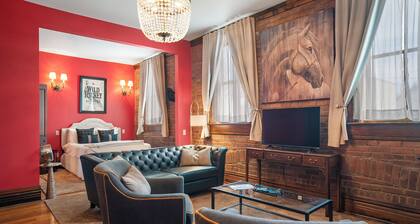 Southern Charm and Comfort on the Bourbon Trail- Trail Suites Inn, Suite C