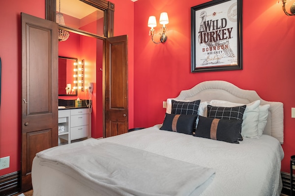 1 dormitorio, tabla de planchar con plancha, wifi y ropa de cama