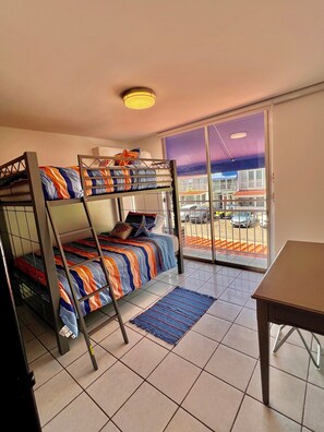 2 habitaciones, escritorio, wifi gratis y ropa de cama 