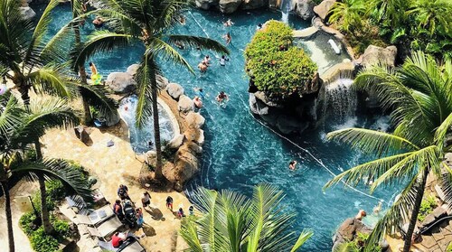 1BR Deluxe Suite with Sparkling Honolulu Skyline-Grand Waikikian Hilton Resort!