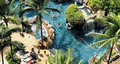 1BR Deluxe Suite with Sparkling Honolulu Skyline-Grand Waikikian Hilton Resort!