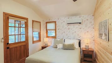 1 bedroom, bed sheets