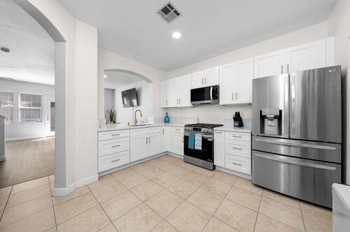 Welcome to Sun-Kissed Retreat, your home-away-from-home in sunny San Diego!