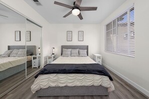 3 chambres, fer et planche à repasser, Wi-Fi, draps fournis