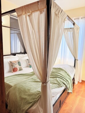 WiFi, bed sheets