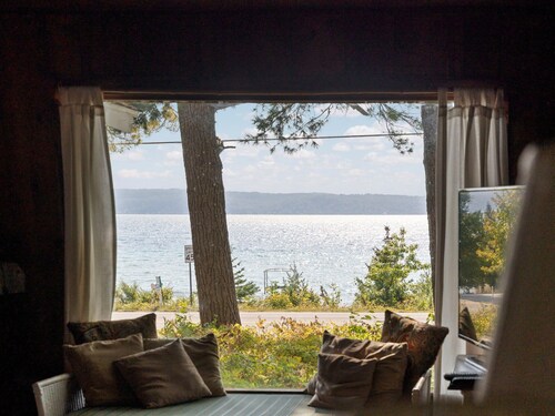 Retreat on Crystal Lake: Private Dock, Golf, Views