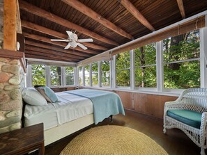 6 makuuhuonetta, silitysrauta/-lauta, Wi-Fi, vuodevaatteet