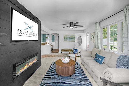 Bella Vista Lake House – A Peaceful Waterfront Retreat on Scenic Heaton Lake