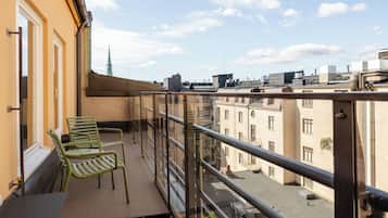 Suite, balcón, vistas a la ciudad | Terraza o patio