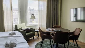 Blackout curtains, free WiFi