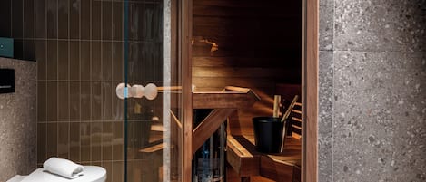 Suite, 1 Queen Bed, Balcony, City View | Bathroom | Shower, hair dryer, towels, soap