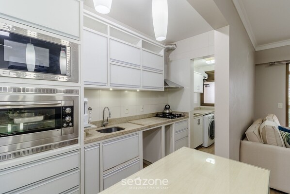 Basic Apartment | Private kitchen