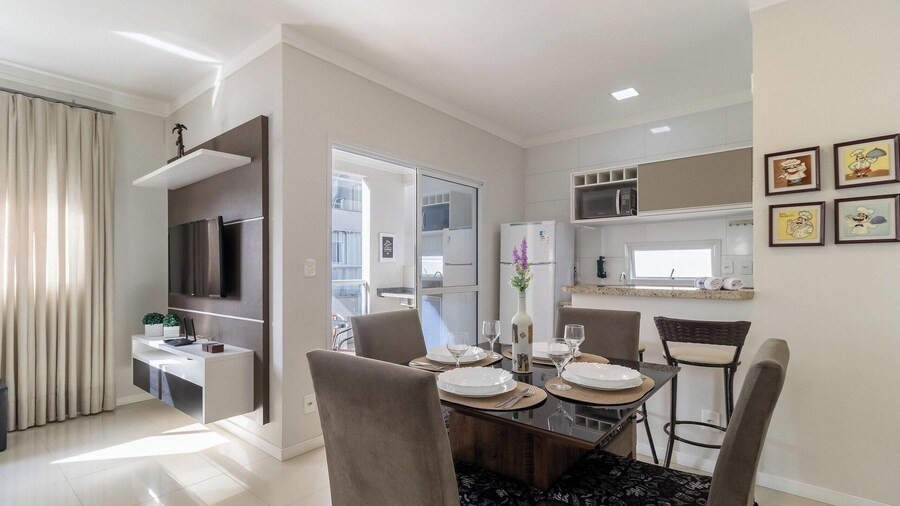 2 Bedroooms Apt w/ BBQ 500m From the Beach Pts0101