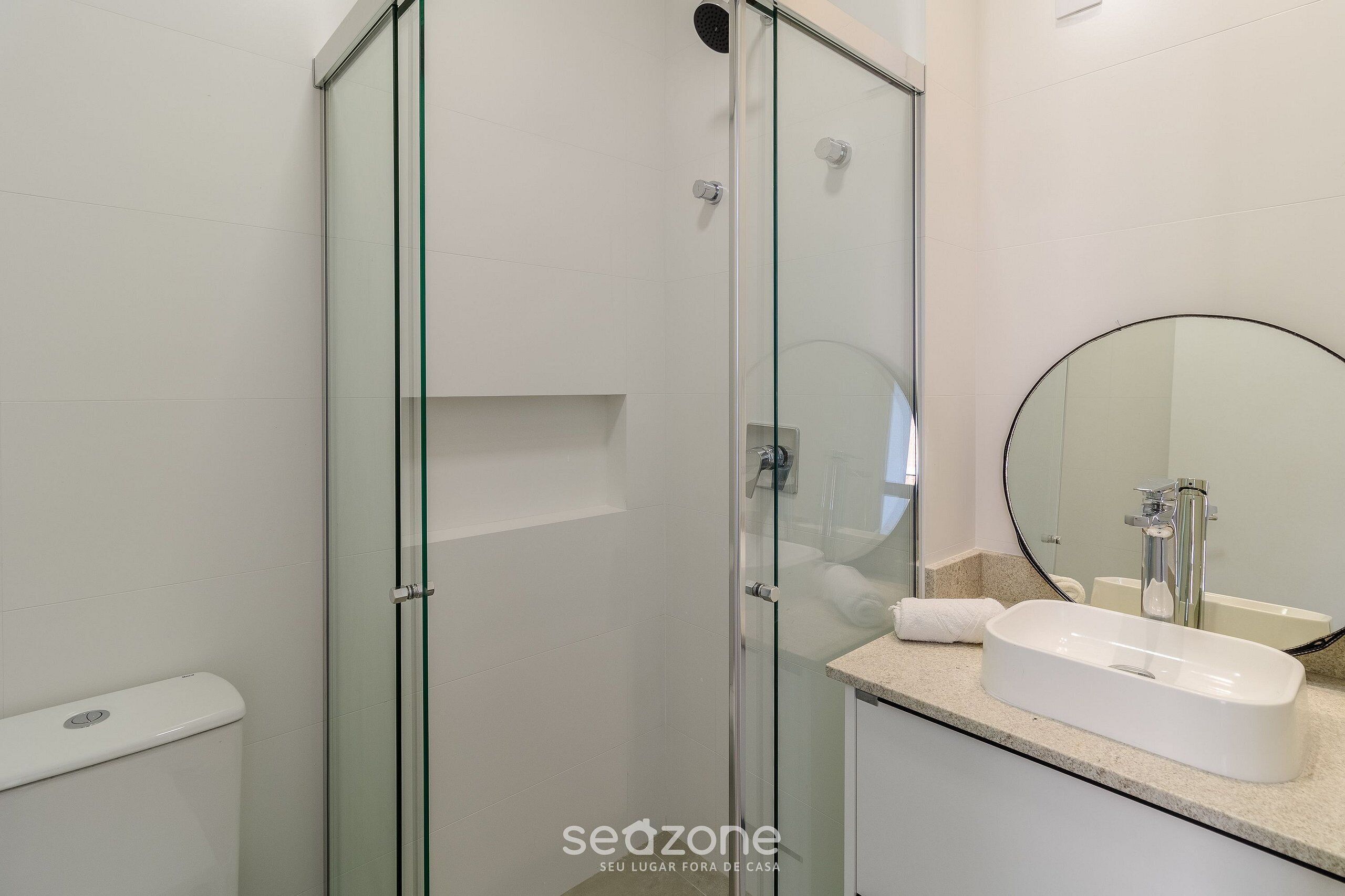 Basic Apartment | Bathroom