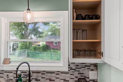 Modern 2BR • Pets OK • Sleeps 8