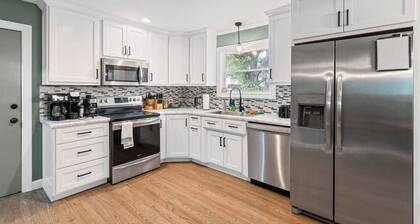 Modern 2BR • Pets OK • Sleeps 8