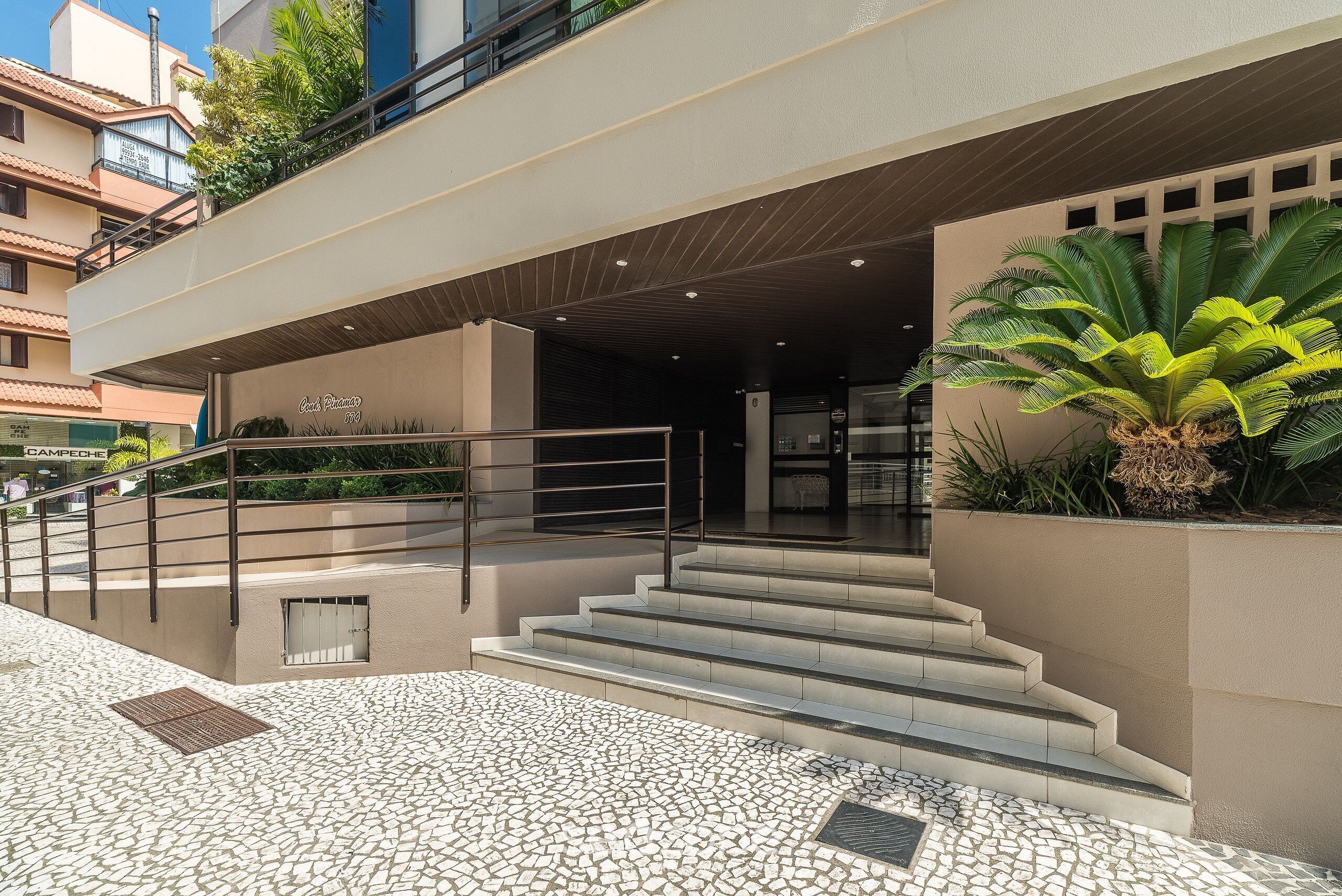 Basic Apartment | Exterior detail