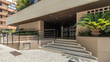 Basic Apartment | Exterior detail