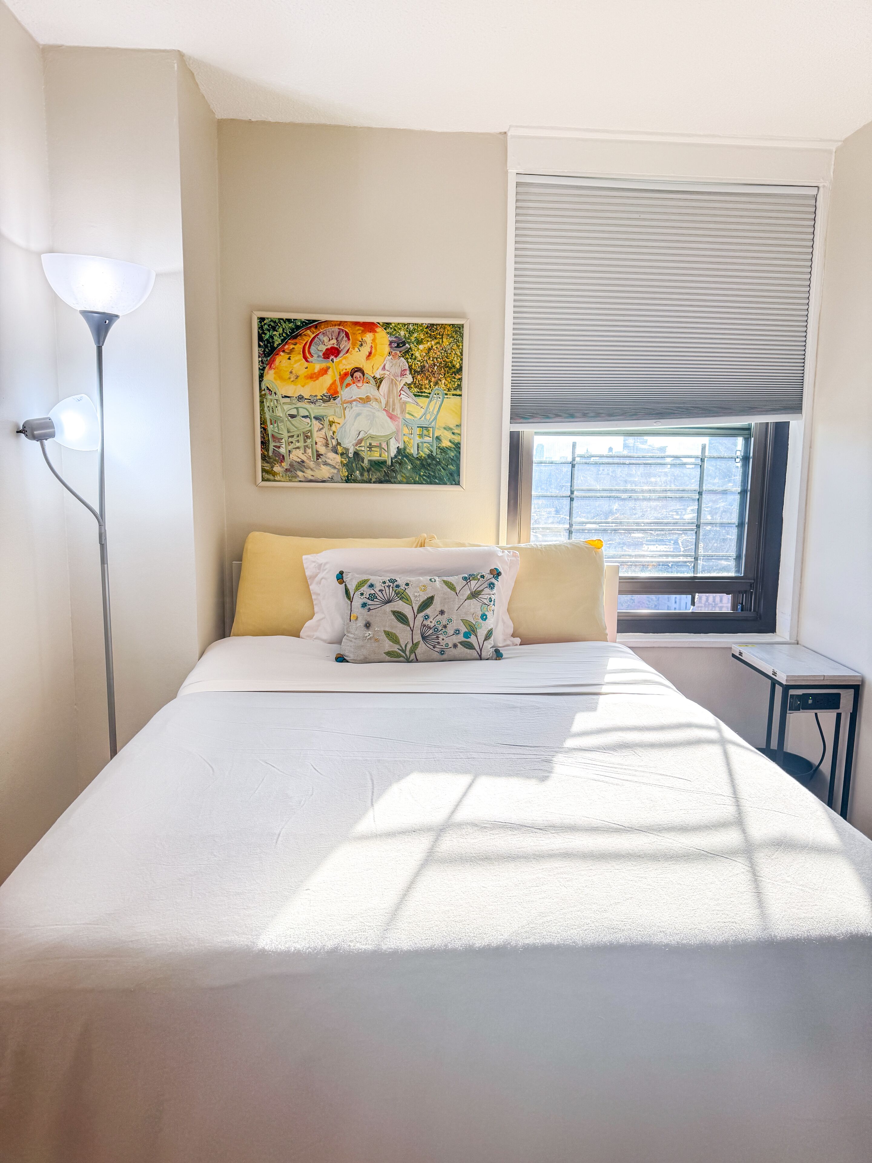 3 bedrooms, iron/ironing board, internet, bed sheets